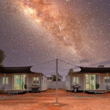 White Cliffs Self Contained Cabin Accommodation エクステリア 写真