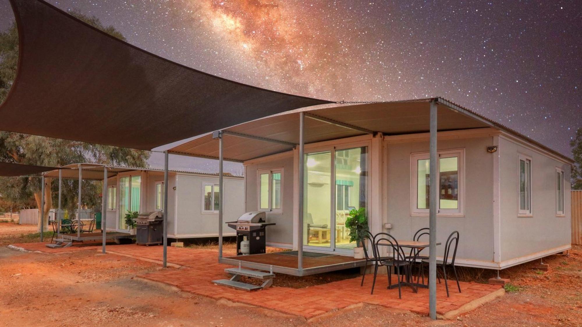 White Cliffs Self Contained Cabin Accommodation エクステリア 写真